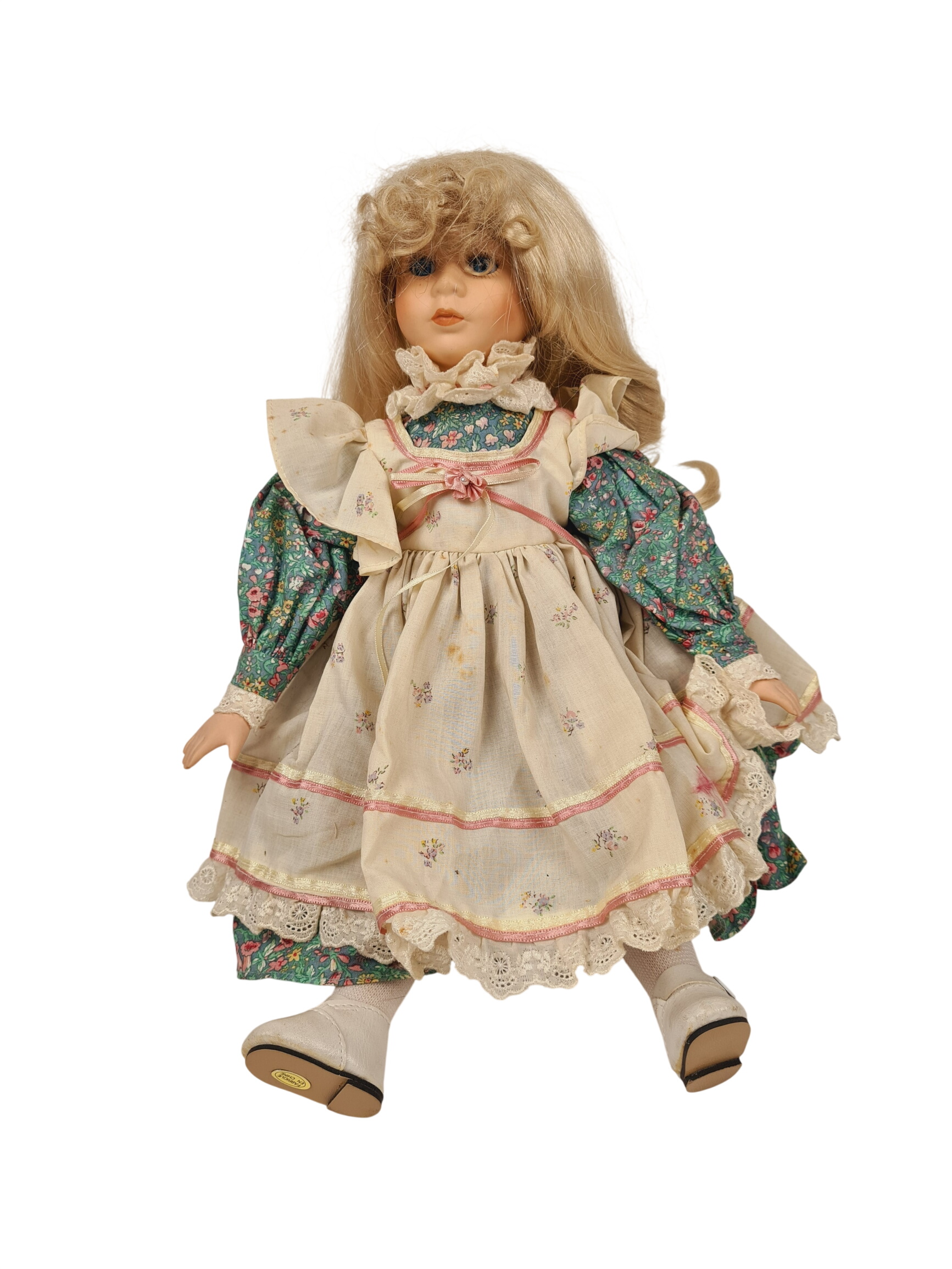 Poupée - Poupée en porcelaine - 40 cm Bon état -  reconditionné disponible sur Label Emmaüs